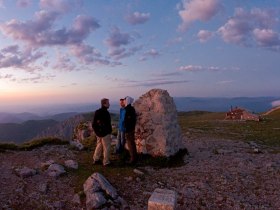 Sonnenaufgang bei Fischerh&uuml;tte&copy;WA_FranzZwickl, &copy; Wiener Alpen in Nieder&ouml;sterreich