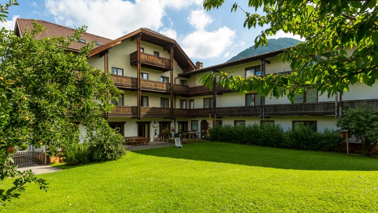 Wanderhotel Bruckerhof, © Wiener Alpen / Christian Kremsl