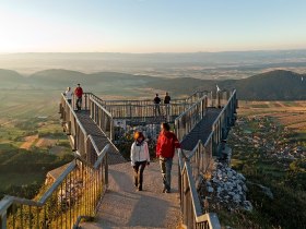 Ausblick vom Skywalk, &copy; &copy; Wiener Alpen in N&Ouml; Tourismus GmbH, Foto: Franz Zwickl